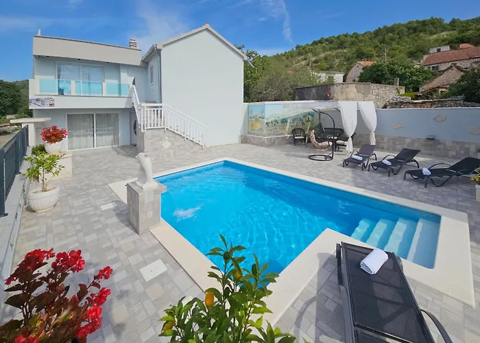 펜션 Vinovac By Interhome 피로바츠