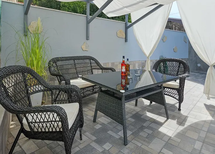 Vinovac By Interhome 피로바츠